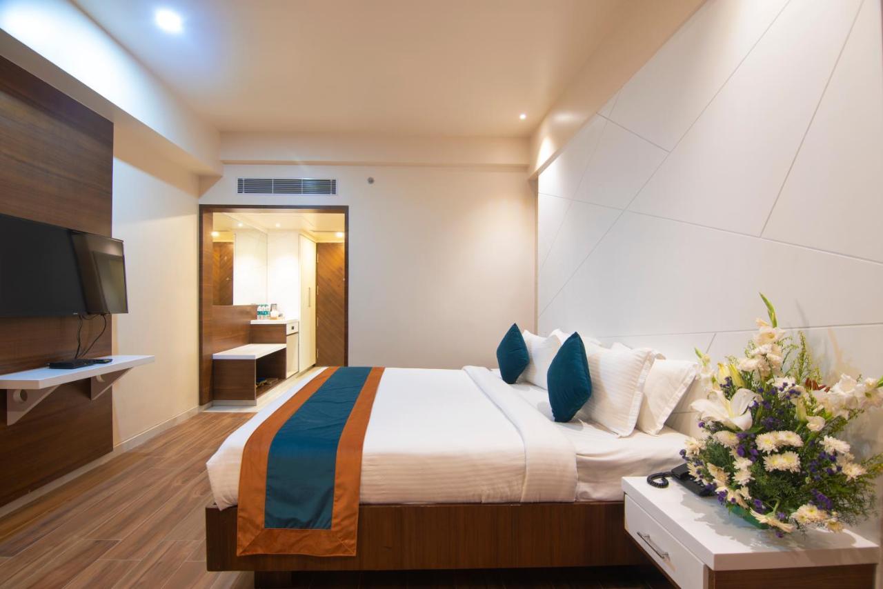 Zion - A Luxurious Hotel Bangalore Exteriör bild
