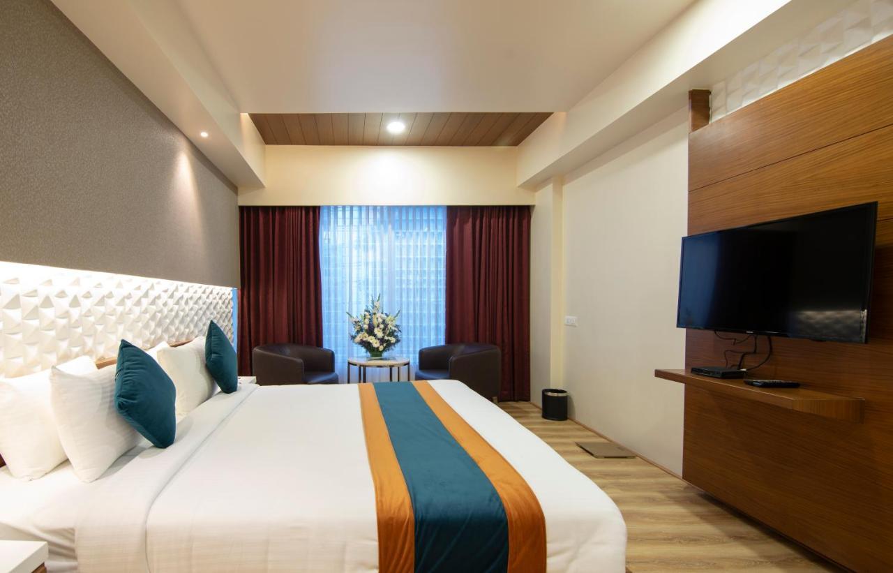 Zion - A Luxurious Hotel Bangalore Exteriör bild