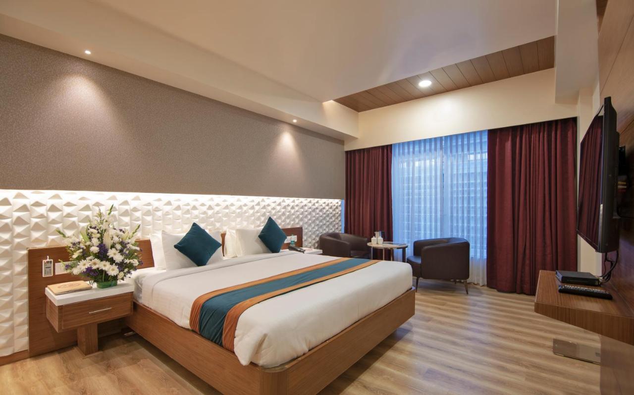 Zion - A Luxurious Hotel Bangalore Exteriör bild