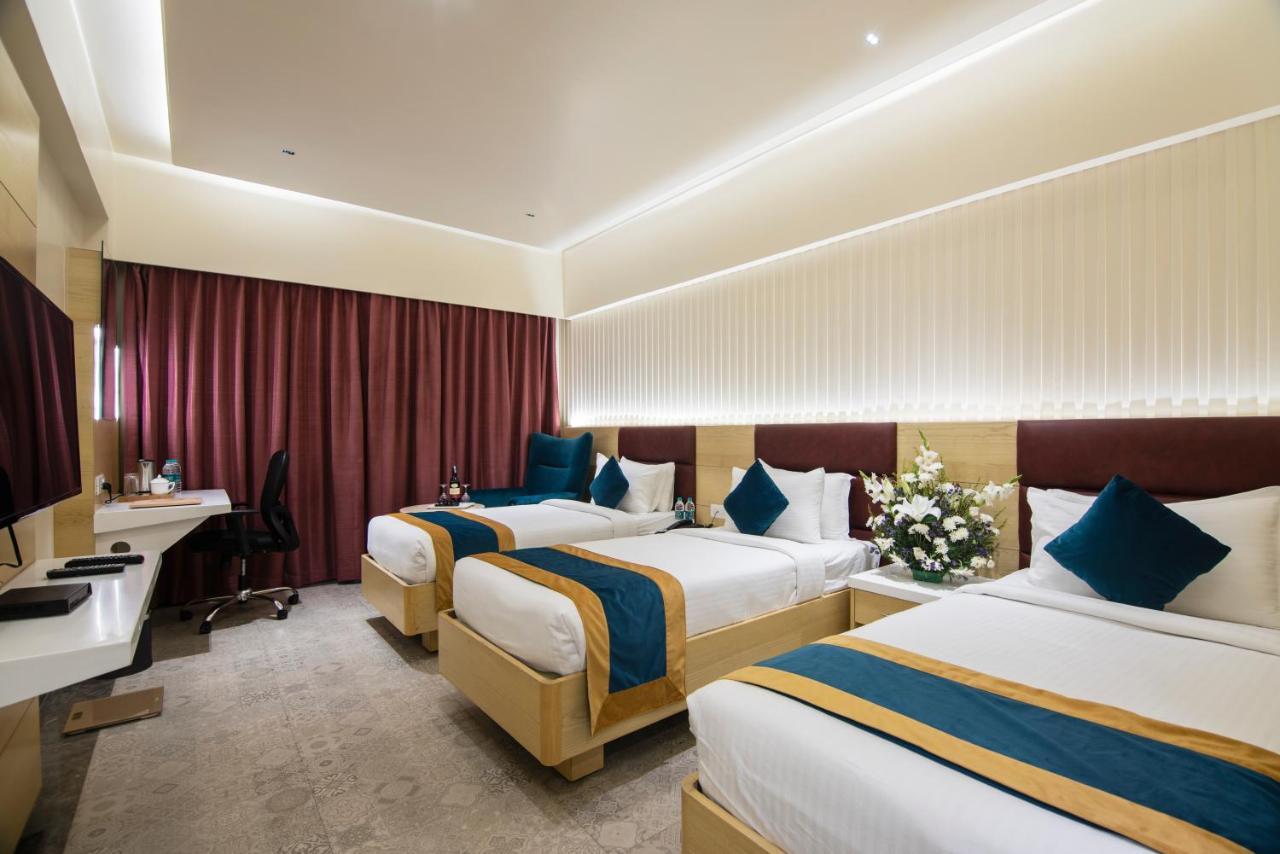 Zion - A Luxurious Hotel Bangalore Exteriör bild