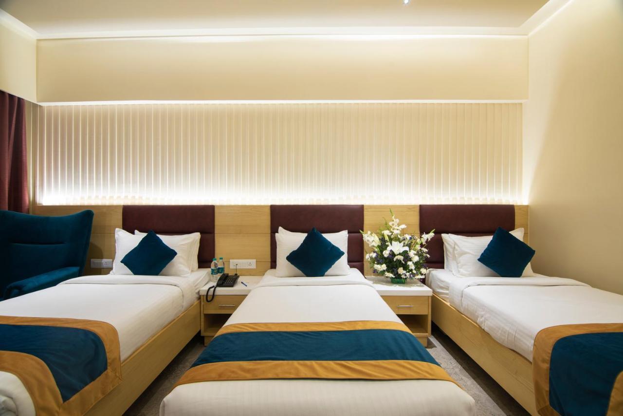 Zion - A Luxurious Hotel Bangalore Exteriör bild